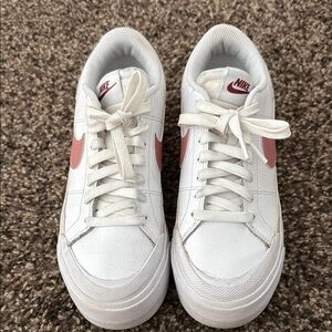 Nike White and Pink Sneakers Classic Style